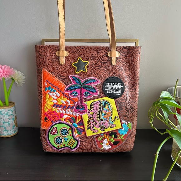 Consuela Suzie Everyday Tote Like New Retired - Picture 2 of 10